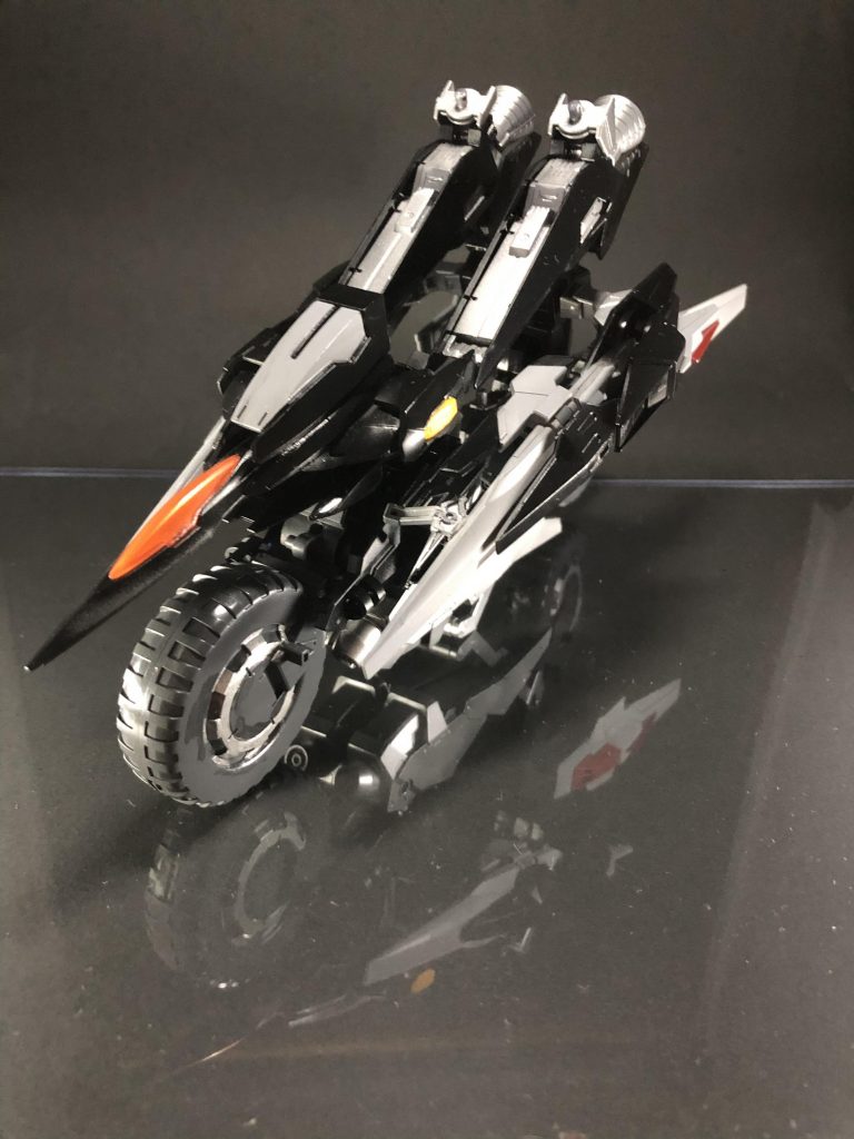 そして今回のオーライザーはバイクに改造してみました！