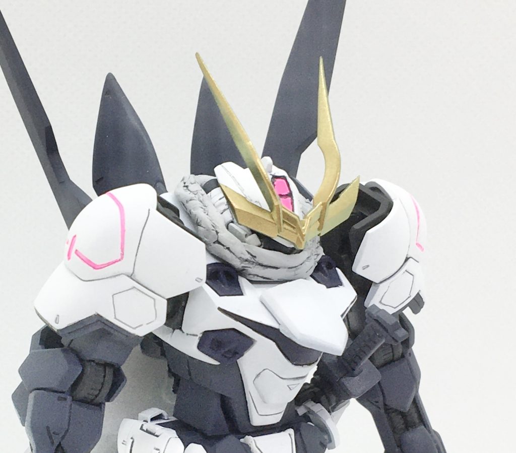 【マント】特徴的なマント、首周りはエポパテでそれっぽく造形。