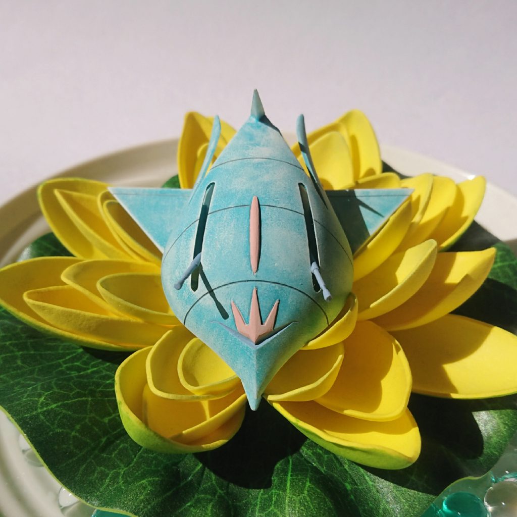 エルメスは可愛くて好きなので、4つ買いました。いつも色変えする私ですが、とりあえず一機目はララァのそれっぽく塗ってみました。イメージはインドの国花、蓮の花の上で眠るエルメスです。