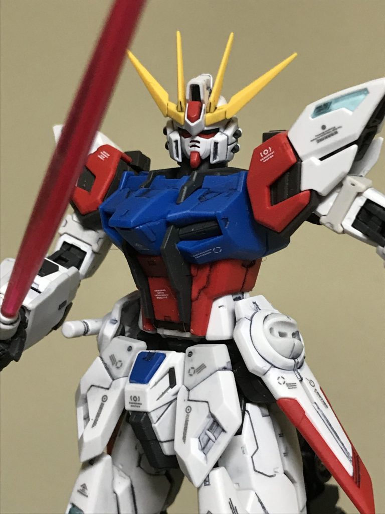 付属のマーキングシールは 使用しないで 通常使用している 水転写デカールを 使用しました。マーキングシールも 別のガンプラに 使用します。