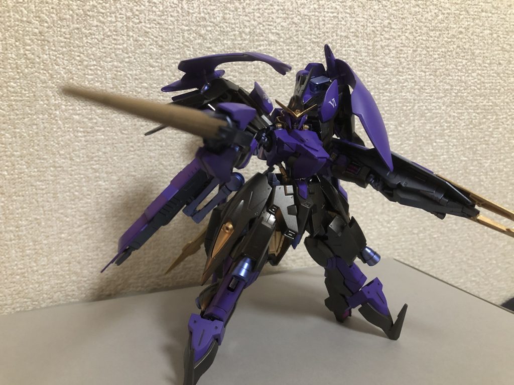 ランスを持たせた状態で。「暗黒竜騎士」をコンセプトに、自分の性癖をこれでもかと詰め込みました。