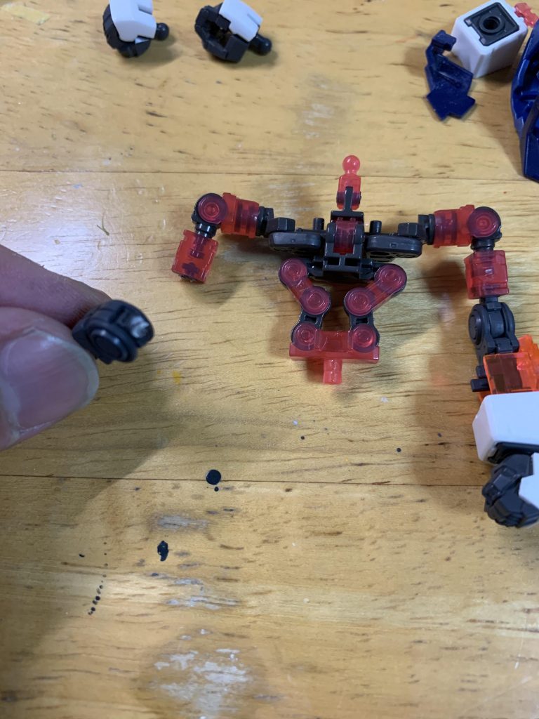 アドヴァンスジョイントが硬くて回る部分なのなかなと思い力任せにひねったらこの有様です。