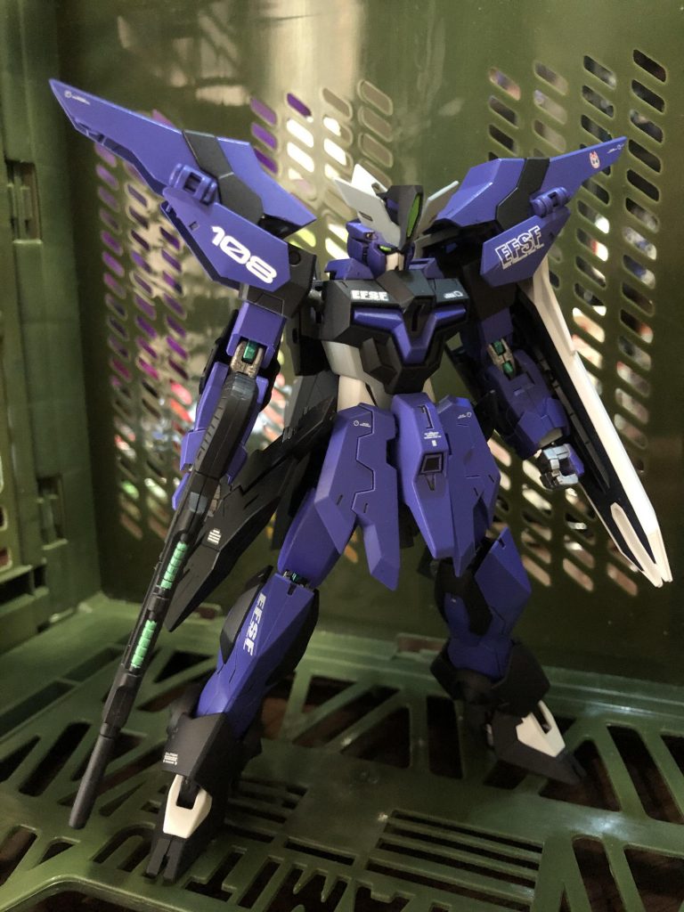 原因不明の空間転移により、いくつかの平行世界が一つになった世界。ロンドベルと協力関係にあるオーブ連合首長国から技術協力により提供されアナハイムで調整配備された機体。モルゲンレーテの協力により、連合軍のイージスガンダムにアナハイムの技術が施され運用。コクピット周り及び関節部にサイコフレームが搭載されている。という妄想です。