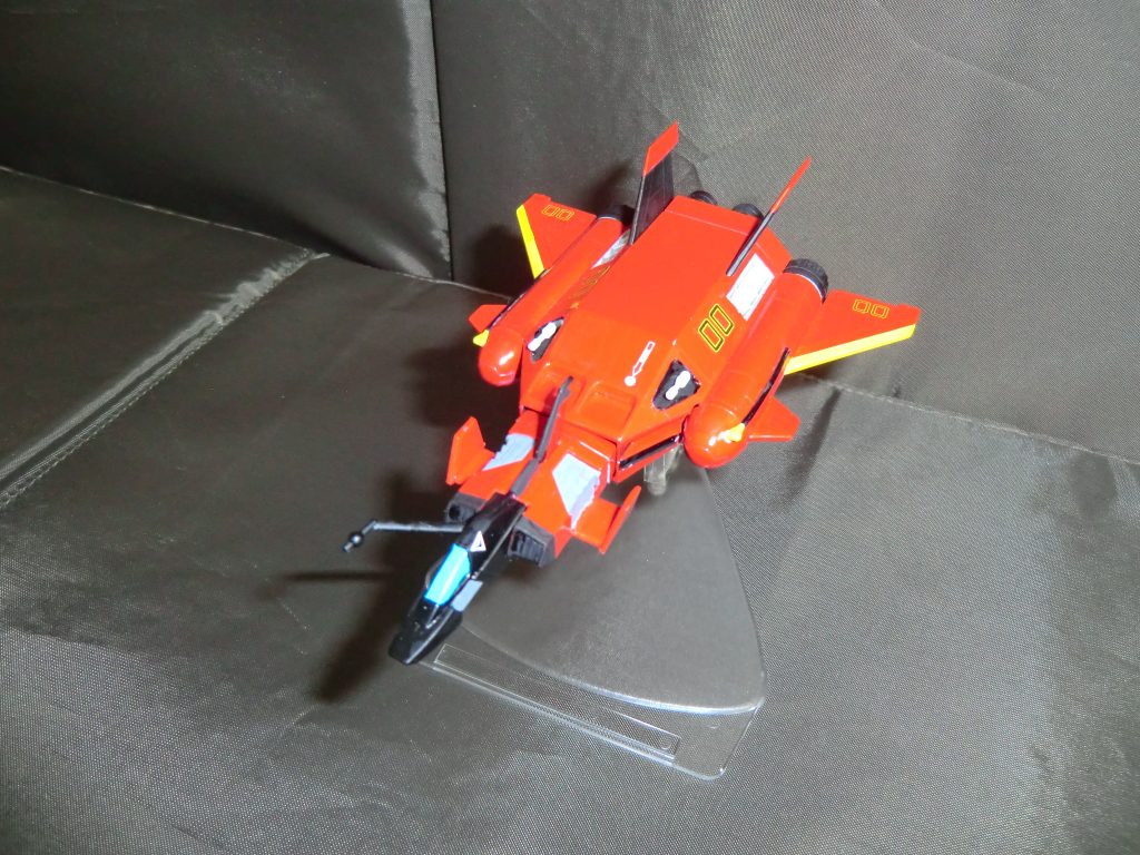 空中給油のプローブをつけて見ました。キットには2機分のコアファイターが入っていたので、「プローブ有り」と「プローブ無し」を差し替え式にしています。