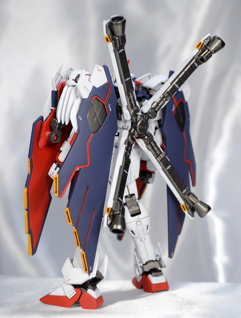 ■塗装レシピ(すべてガイアカラー)白:EXホワイト(G)紺1:マーズダークブルー(G)+ブラック(G)紺2:マーズダークブルー(G)+ブラック(G・少量)赤:レッド(G)+ブラック(G・極少量)黄:ビビットオレンジ(G)金:スターブライトゴールド(G)関節:ガンメタル(G)ビーム刃:クリアーホワイト(G) 墨入れ:タミヤエナメルダークグレイ、ブラック 水転写デカール貼り付け後、ガイアノーツ「Exセミグロスクリアープレミアム」でコート。