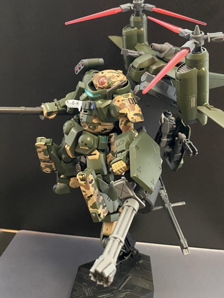 本機は、この状態で飛行を可能とするが、陸軍などにおける攻撃ヘリのような運用方法であり、空戦用の兵装はまた別にある。