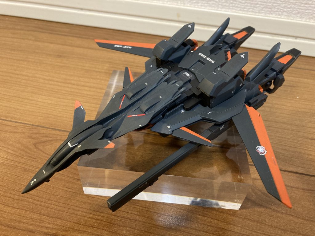 本体より、機首を作る方が色々と大変でした…。