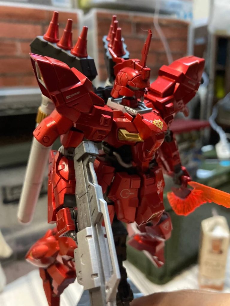 スリムになったサザビーみたいです