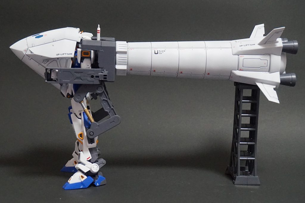 そ工面はどうしても間延びしてしまうためデカールを多めにちりばめています。