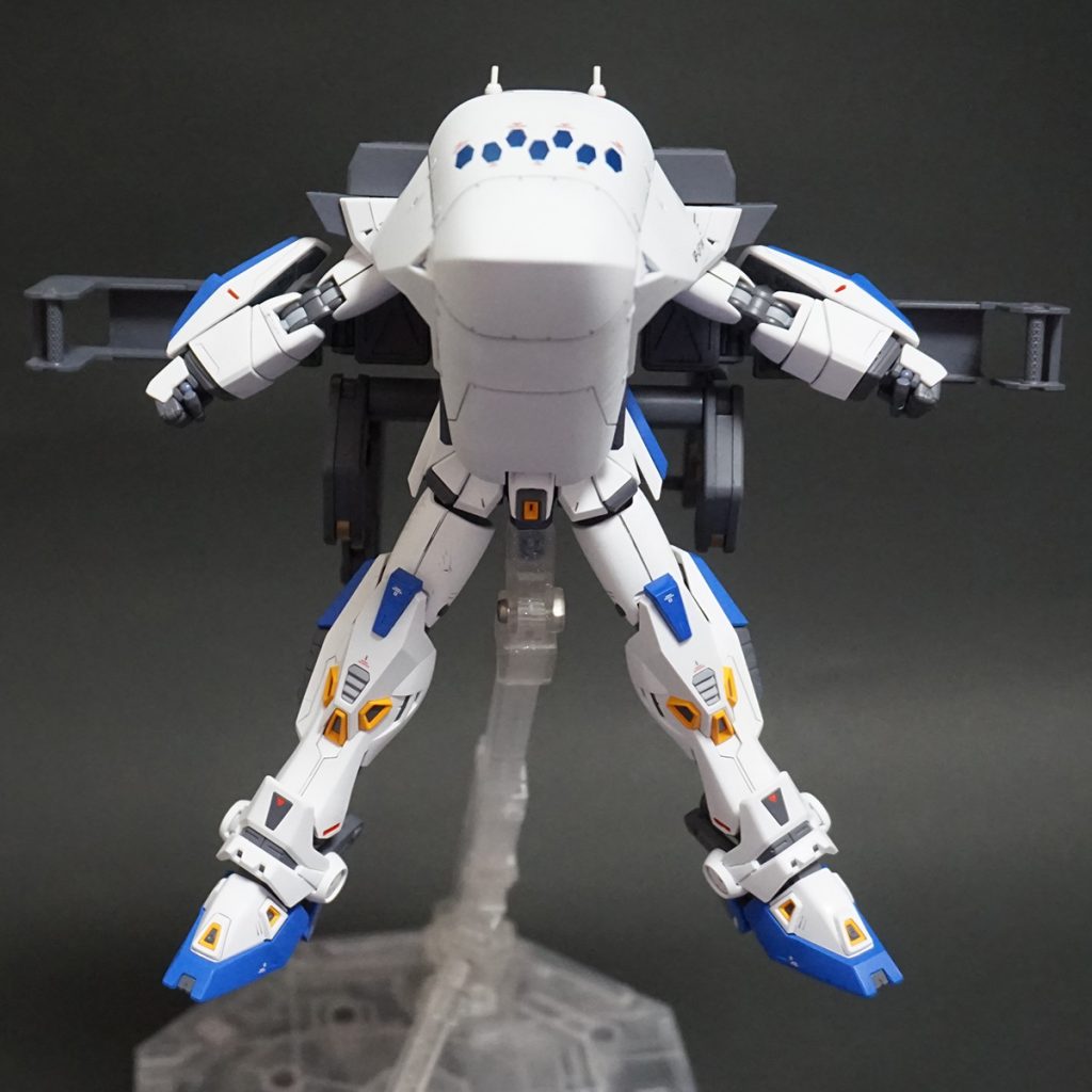 パージ後はビームサーベル以外の装備はどうするのでしょうか？