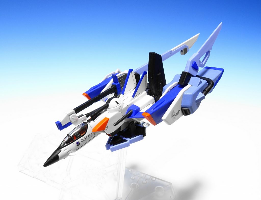 ソード装備肩アーマーはEXモデルから、バックパックとブーメランはコレクション、ソードとシールドはパーフェクトから持ってきてるブルジョワ形態です(笑)