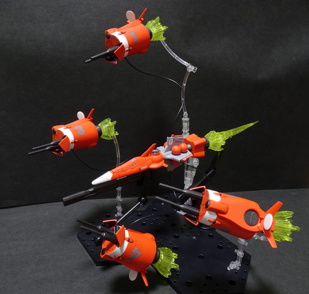 ガンポッド射出バーニアの底に3ミリ穴を開け、スタンドやエフェクトに対応させてます。