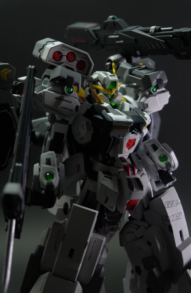 武装肩部 大型キャノン砲肩部 ミサイルランチャーダインスレイブ射出用 ランチャー×2隠し腕×2バーストショットガン→レールガンランチャー