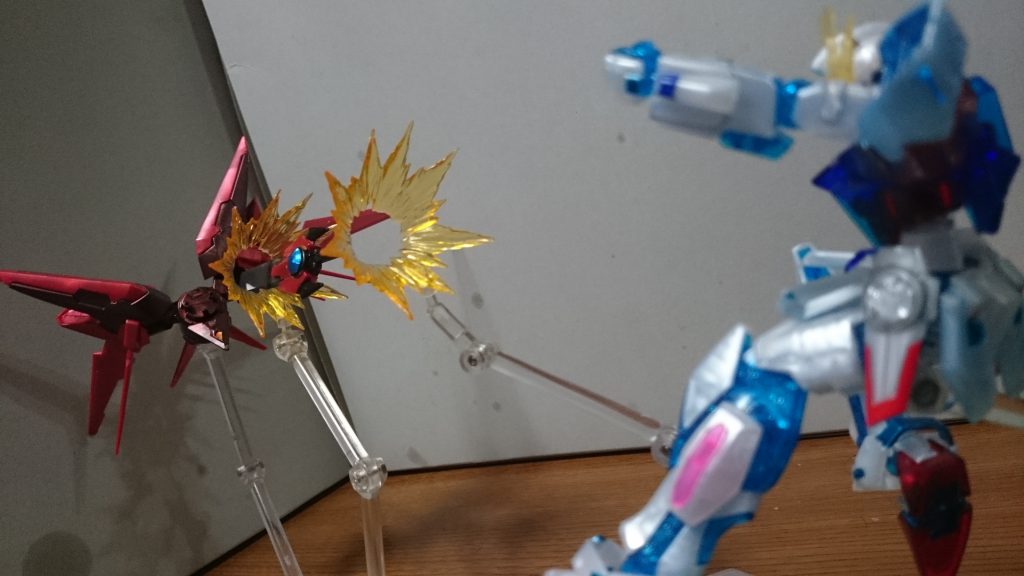 足のクリアパーツからクリアビットを飛ばしたり、パワーゲートを介してブライニクルブレイドを射出したり