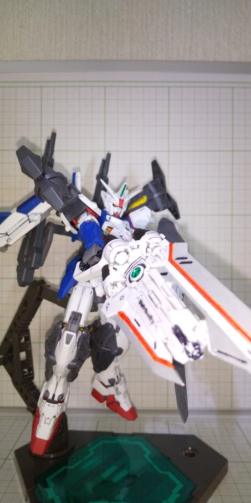 カレッドヴルッフのガンモードグリップ部分に調整用のプラ板を付けて保持しています