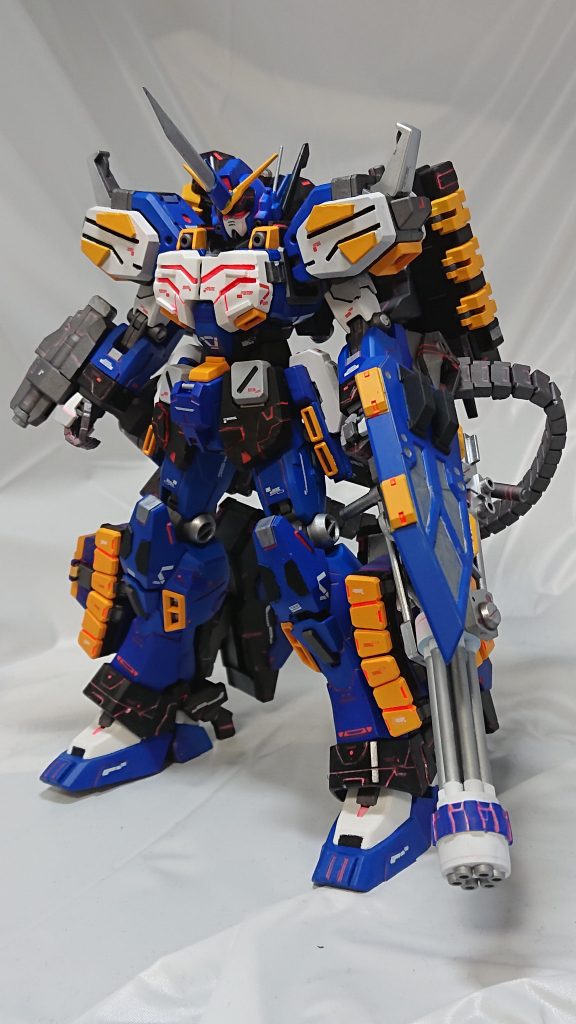本体はあまりいじらず武器の配置変更と追加、ディテールアップを行いました。デカール張りも今までで一番頑張りました‼️