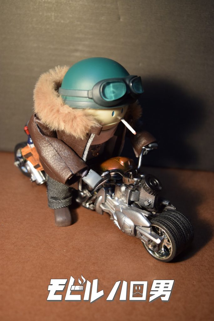 この時期にしちゃ冷たい空気を感じ、オレは旅立つ。