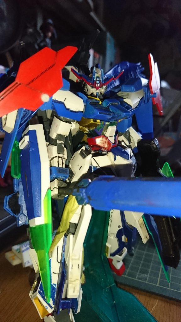 途中で脚が折れテープ補強