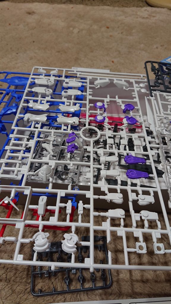 こんな感じでパーツに塗ってます。