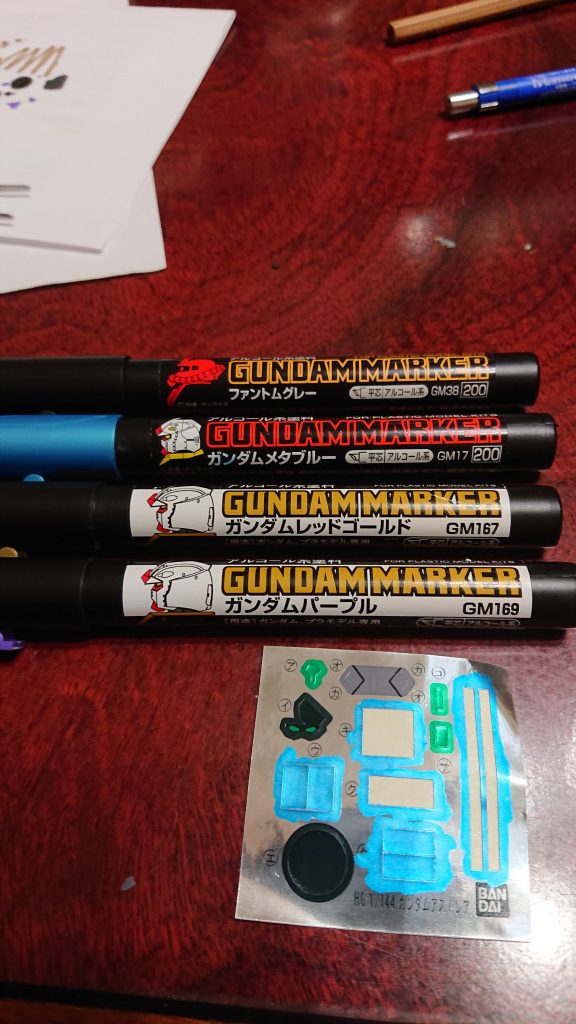 色が塗り難い場合はシールに直接塗ってます。