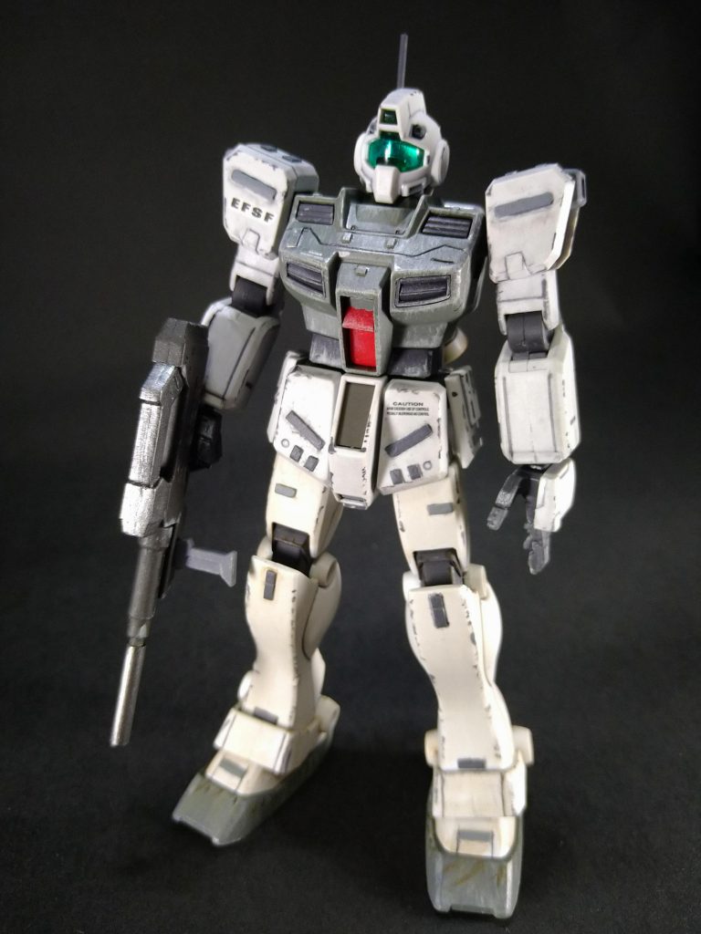 とりあえず正面から。肩関節を改善し、若干ですがプロモーションも改善したかと。プラ板で肩部や脚部に追加ディテールを施し、胸部等をタミヤアクリル塗料で筆塗り、つや消し+デカール貼付後は汚し塗装しています。