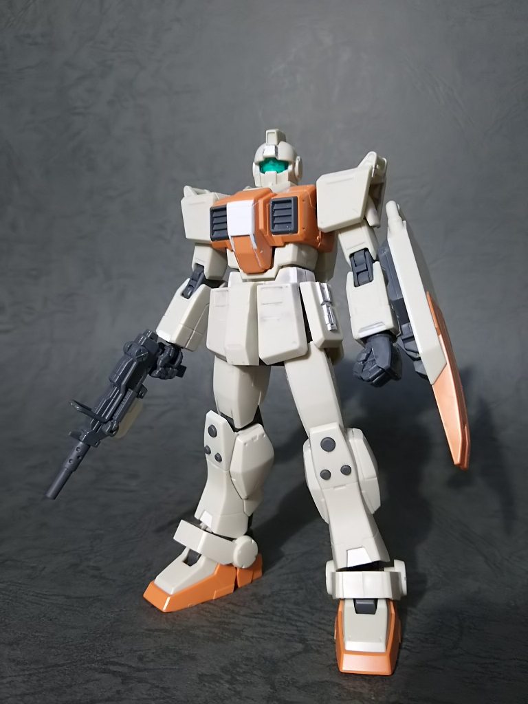 胸、脇腹、おでこ？、をボリュームアップ。肩アーマーのラックを修正。(スナップフィットのピンと受けを除去)少しスジボリ追加。 