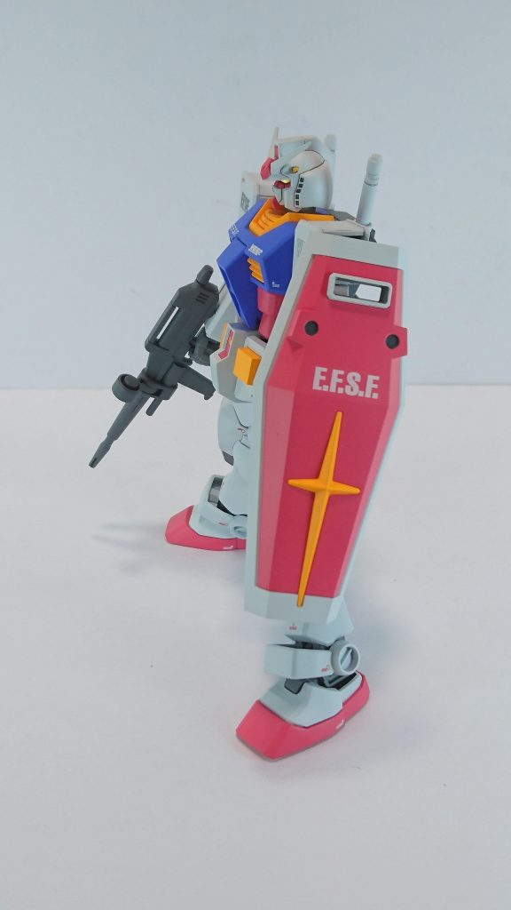 パチ組みはパパっと出来ちゃうキットですが、基本工作して全塗装して仕上げようとするとパーツのクリアランスがタイトで予め対策しておかないと組み立て中に色剥げしますね。