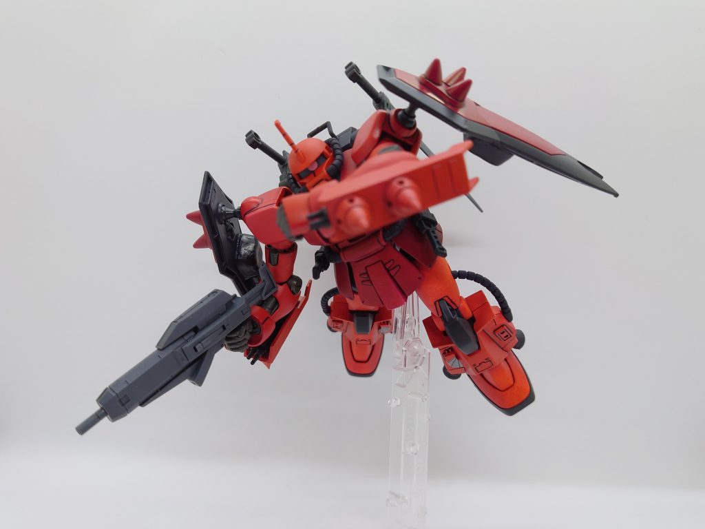 ●スパイクシールドガンダムグシオンリベイクフルシティの腕部装甲を改造して装着しています。小型の盾としての役割の他に、タックルで使用する用途とさしても使えます。