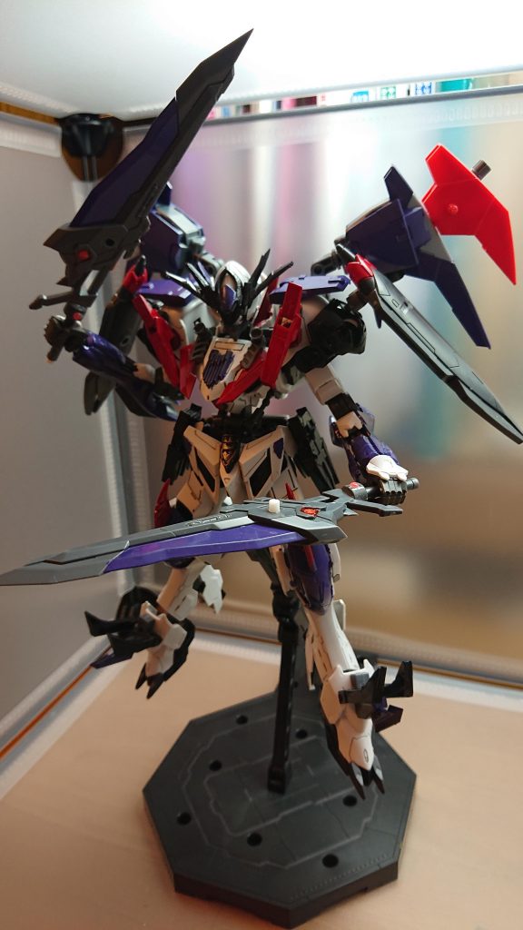 大戦の最中ディザイアの脅威に対抗する為に人類は対ディザイア用モビルスーツと人工電子生命体エデンを生み出し戦闘を開始したその圧倒的な力でディザイアを追い詰めたがエデンはディザイアの一撃を浴びるも見事撃破に成功したまた、その裏ではラグナヴォルフがディザイアが生み出した無数のモビルスーツとモビルアーマーを撃破し多くの国と人々を守っていたそして地球に落ちた無数の遺物がディザイアの野望を阻止する為に彼の手によって犠牲となった星々の技術で生み出された最後の希望だということが判明された