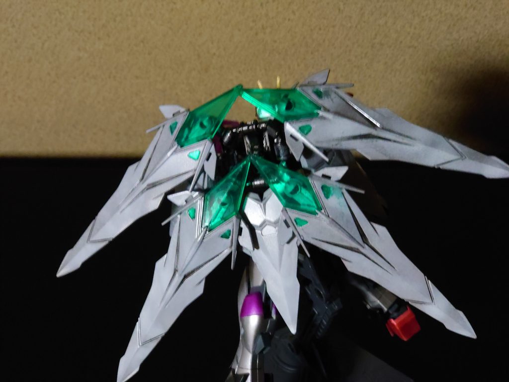 戦闘用の機体ではないので武器は持っていないが緊急時にイーグレットシルエットを展開してファンと自分を守る絶対防御の盾を作り出すことが可能。