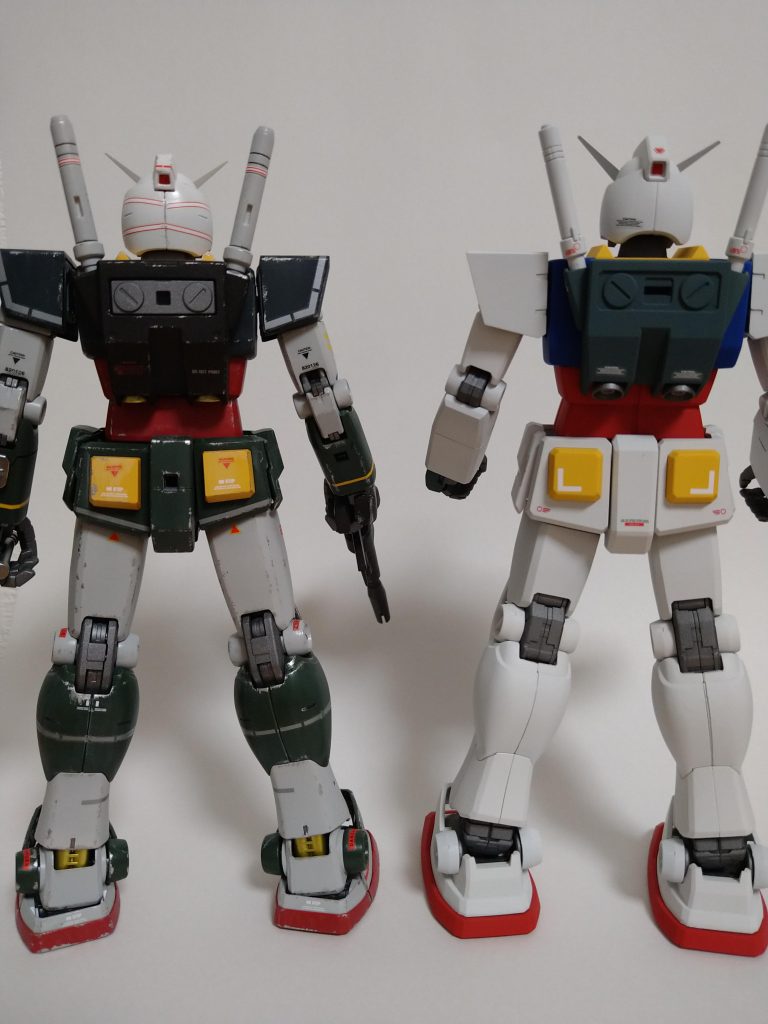 ver.2.0の二重関節には負けますが、普通に曲ります。外装付けると素体(ランナーにそう刻印してました)の自由度が奪われるので、このぐらいで良いでしょう。