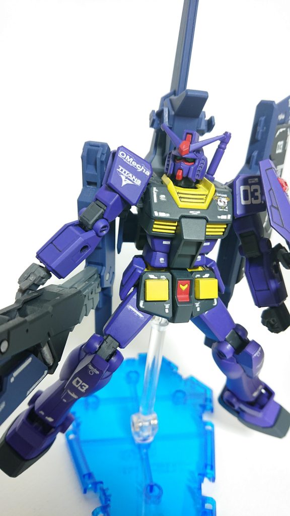 ガンダム本体部分の拡大。EGガンダム本当プロポーション良い。でもEGガンダムはモールドが少ないからデカールを貼って情報量を増やしてます。