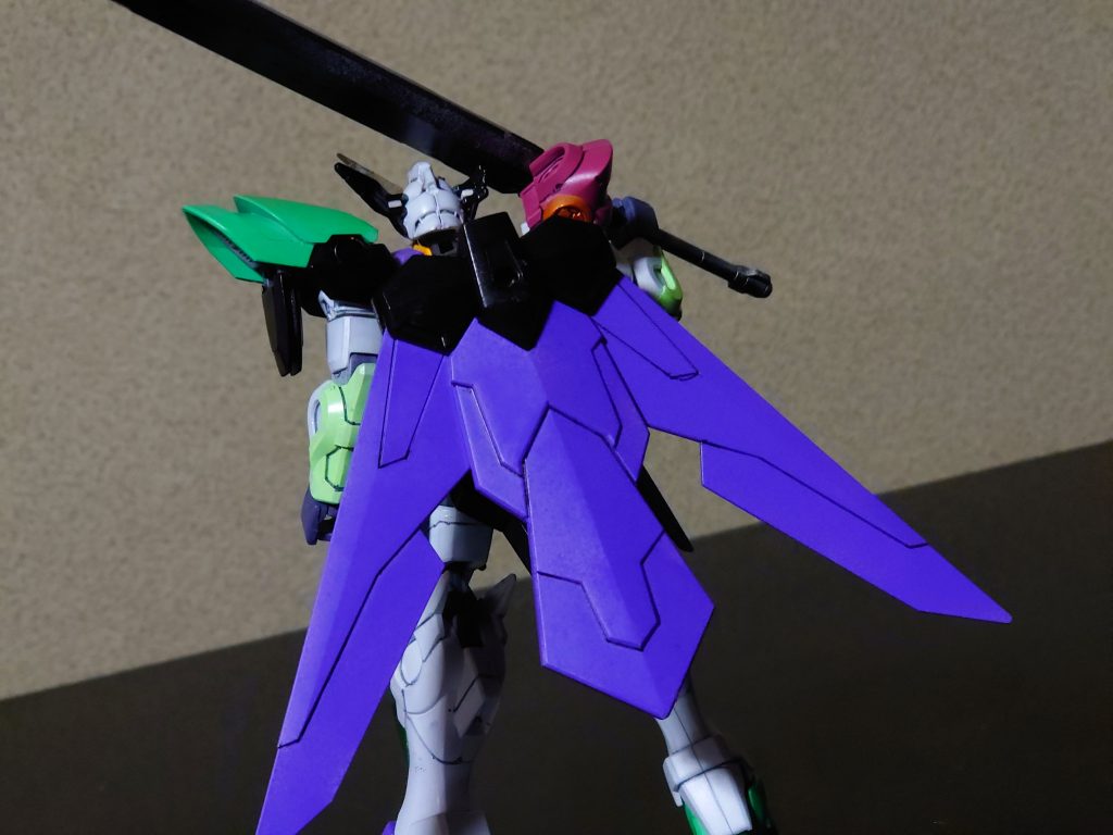 ジャスティスナイトのバックパックを見て騎士風のガンプラを作ってみたい！と思い付き、何故かそのまま「騎士のナイトと夜のナイトを掛けてハロウィンに乗っかろう！」と作ったガンプラ。