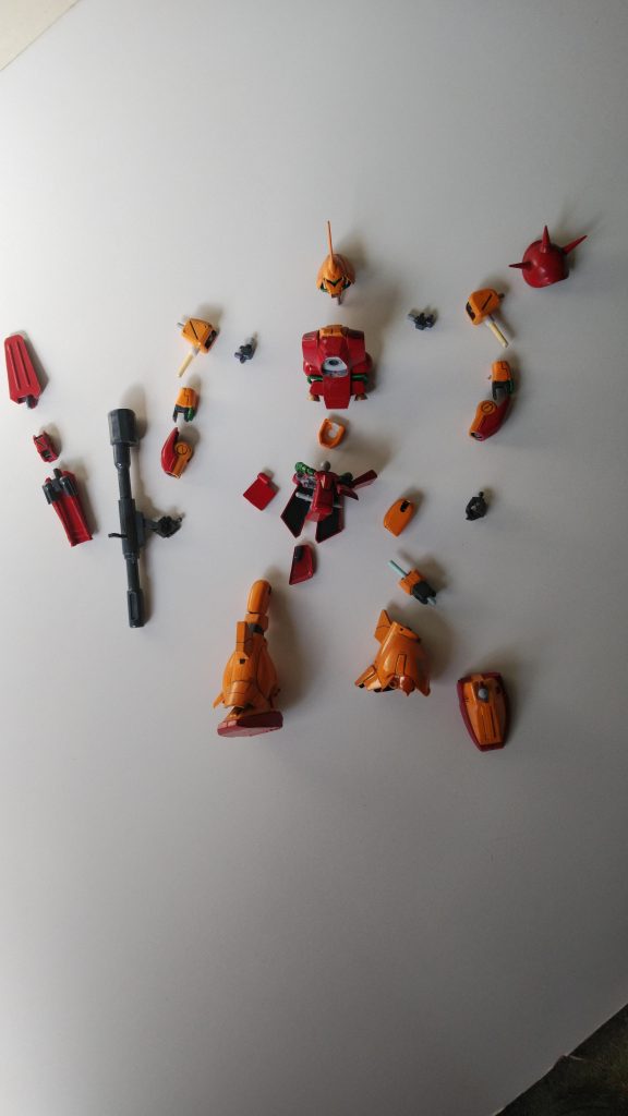 バラバラの図腰のサイドアーマーの可動が予想以上にアップしました。  