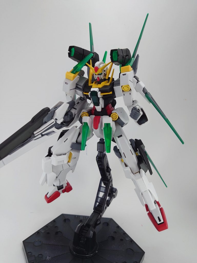 バックパックにはGNキャノンを二門装備セラヴィーのGNキャノンのプロトタイプ