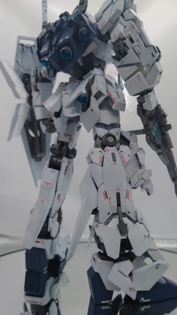 スラスター内部はシルバー→クリアブルーで塗り分けました