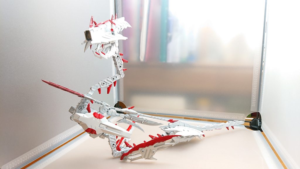 見た目は狂暴な姿で瞳が赤く恐れられているが実は人懐っこくてとても傷付きやすい性格をしている最初は月牙隊を警戒していたがメディクスのパイロットとはすぐに仲良くなり今は隊のメンバー達や他の支援機に懐いたりしている