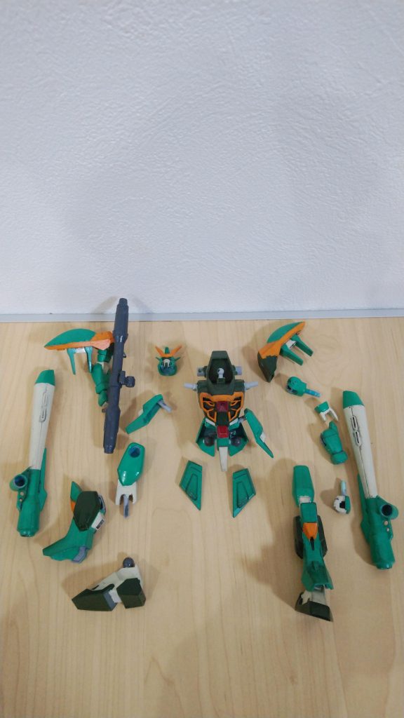 バラバラの図腕や足が小さくてポリキャップ入れるのがけっこう大変でした。 