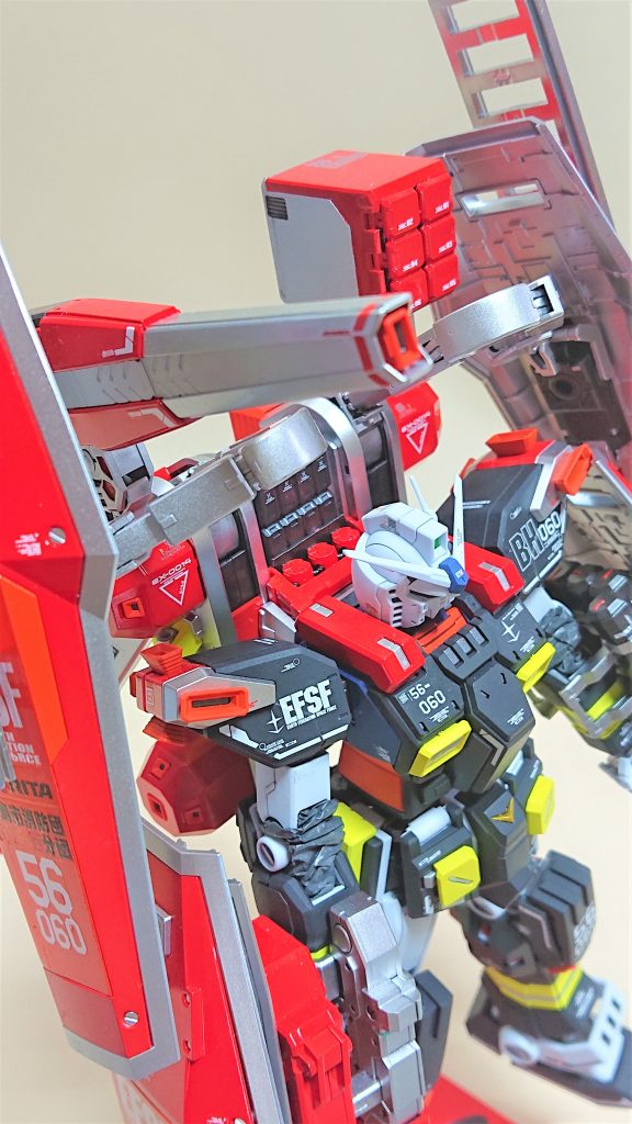 本体装甲側は防火服デザイン、追加武装は消防装備メーカー「株式会社モリタ」の想定。