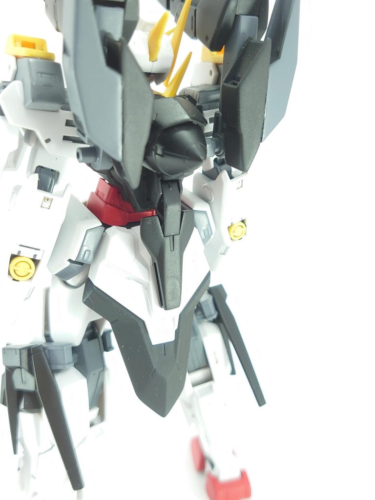 大掛かりな変更としてGNドライブのカバーをスリースラスター型からコーンスラスター型に変更リアスカートもGNフィールド発生装着を外し、スラスター付きのものに変更