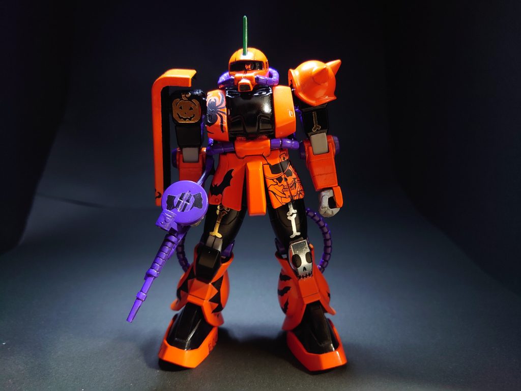 ふとももには骨、膝にもドクロ