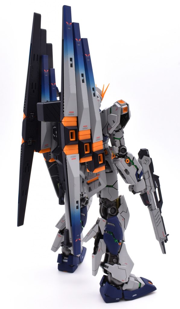 同じく背面から。