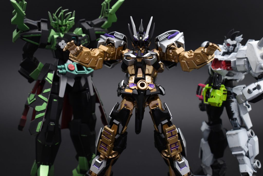 他作品の邪悪なる社長達と共に。　　　　　　　　　　　　　　　　　　　　　　©ZAIAエンタープライズ　　　　　　　　　　　　　　　　　　　　　　©幻夢コーポレーション