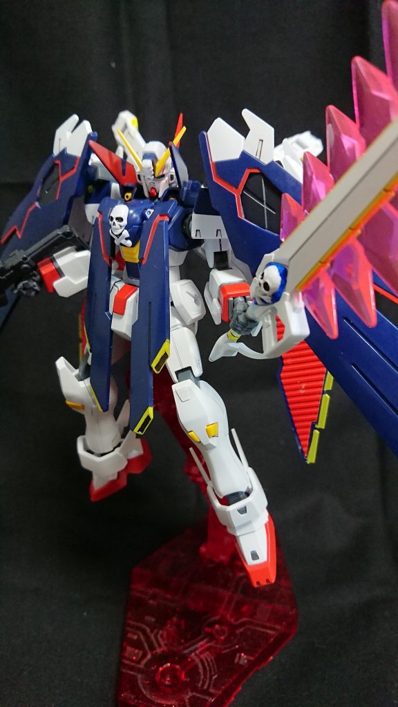 武器にあった懸架用のピンは切り落としてモールドパーツを貼ったり。