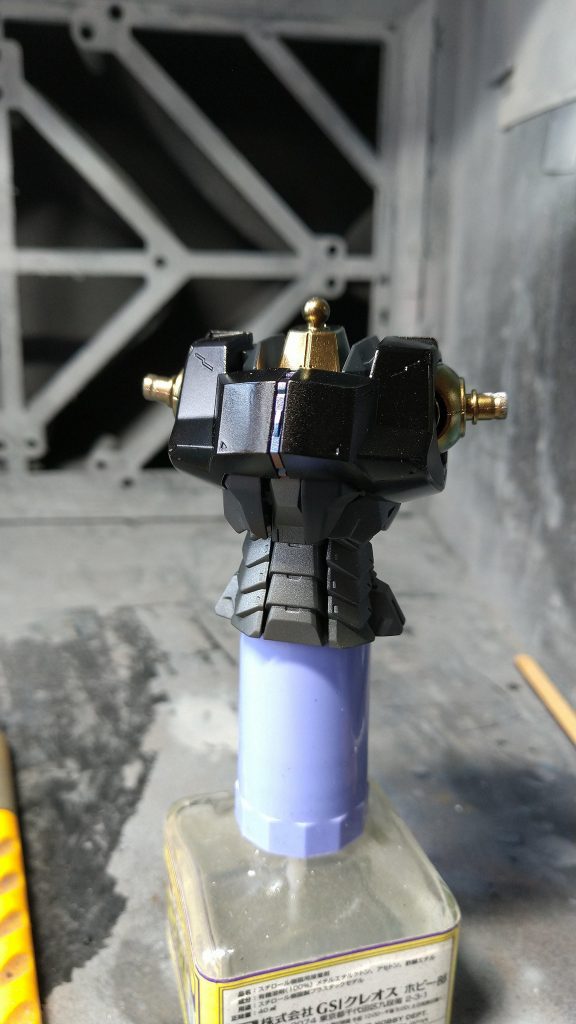 最初、ブラックはメタリック要素を含んだ色を選んでましたが、うまく吹けなかったんでつやけしにしちゃいました。