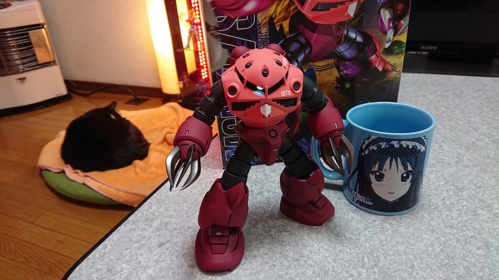 キットの可動機構は活かしてあるので、発光ギミックのままモノアイは動かせます。