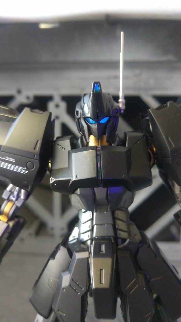 毎度ながらのブラックライト発光です。