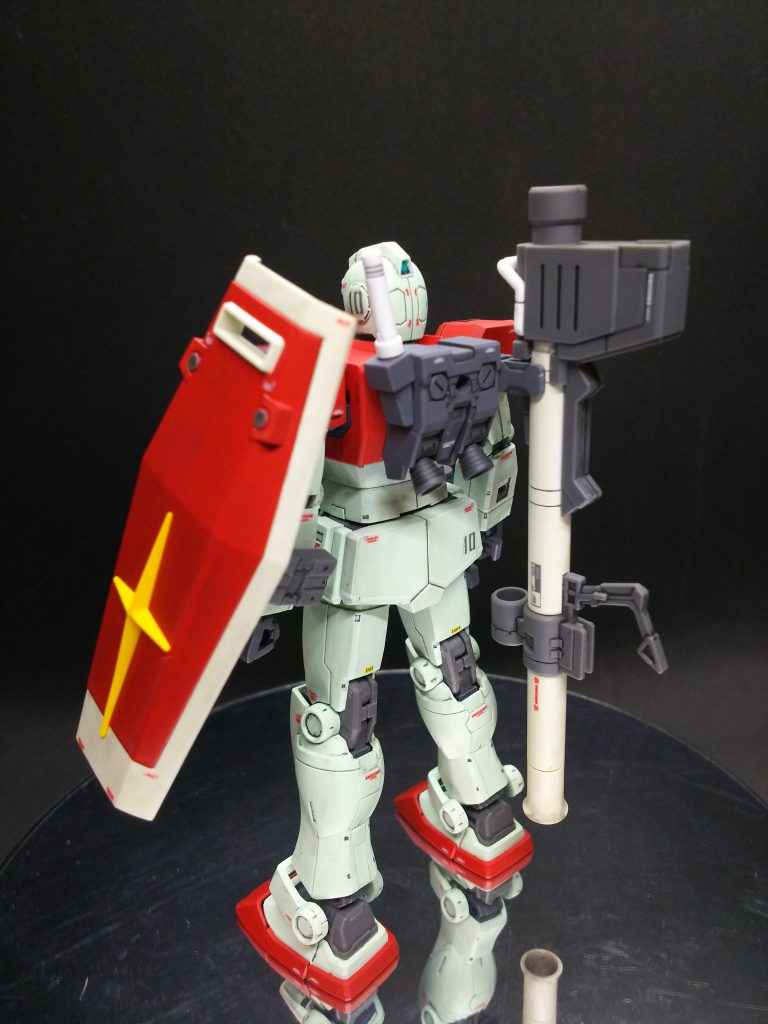 リアビュー バズーカは好みでMG1.0っぽく背負っています。ガンダムのバズーカマウントパーツとジャンクパーツを使用。