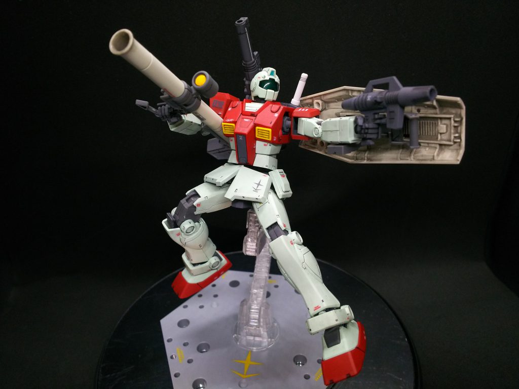 キャノン砲を装備、ジムキャノンの簡易版のように運用します。