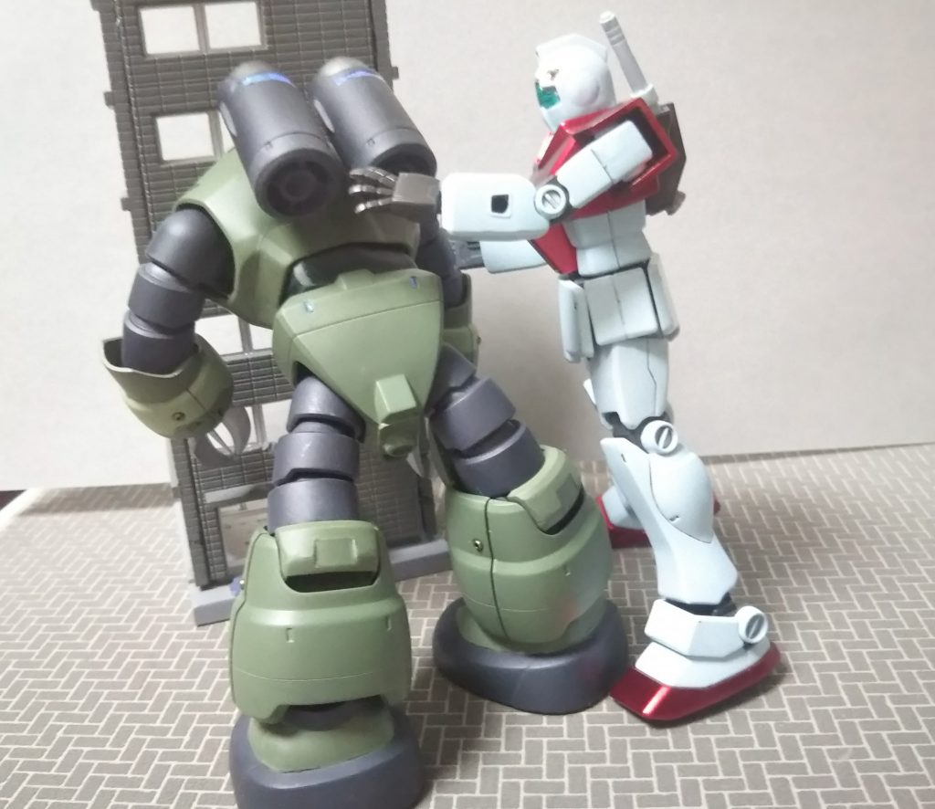 泥酔ズゴックさんを介抱するジムさん